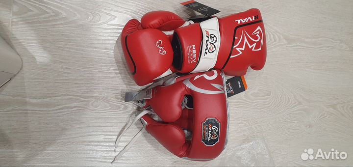 Перчатки и шлем Rival