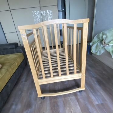 Детская кроватка для новорожденных