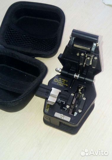 Скалыватель оптического волокна