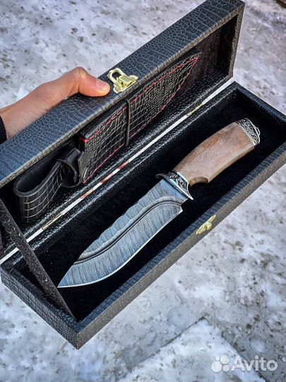 Нож из дамасской стали