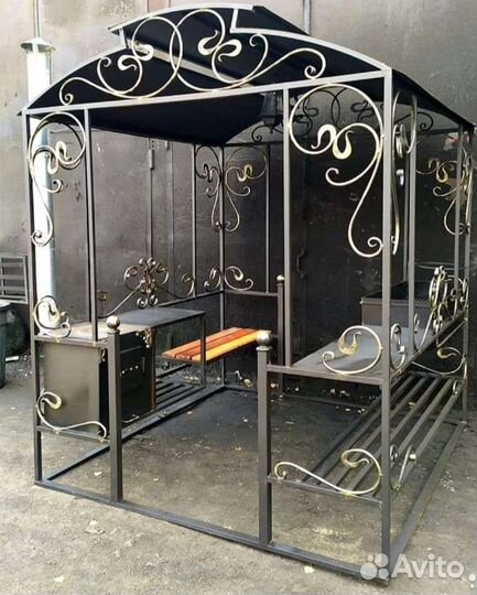 Беседка с мангалом