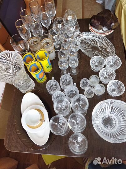 Посуда, ваза, рюмки, много разная