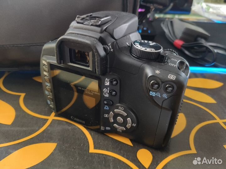 Зеркальный фотоаппарат Canon 350D без объектива