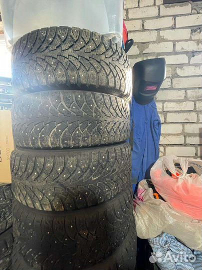 R16 Nokian Tyres Hakkapeliitta 4 205/55, PCD 5x114.3 DIA 60.1