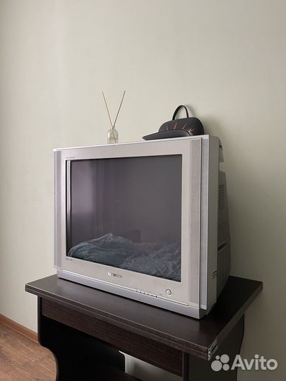 Телевизор самсунг