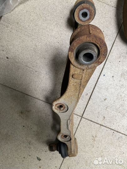 Шаровые опоры задних рычагов Субару 2013-2015гг