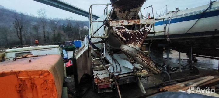 Автобетоносмеситель Shacman SX5256GJBDR384, 2013