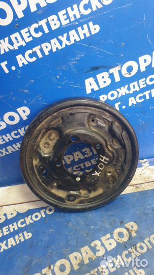 Пыльник задней ступицы. левый Toyota Noah минивен