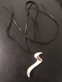 Подвеска на кожаном шнуре Breil, Италия