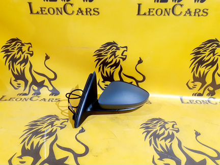 Зеркало левое с поворотником Skoda Octavia 2013-20