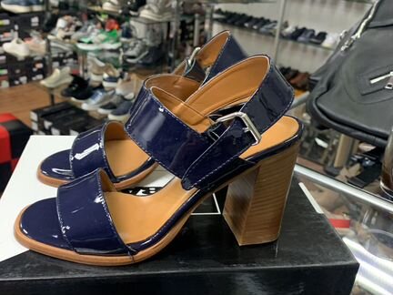 Босоножки 38