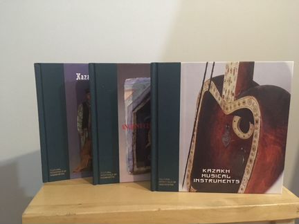 Книги на английском языке про Казахстан