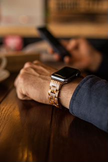 Деревянный ремешок или браслет для Apple Watch