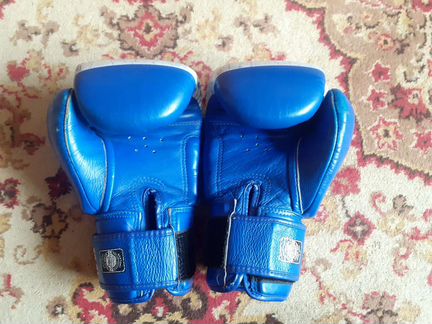 Боксерские перчатки