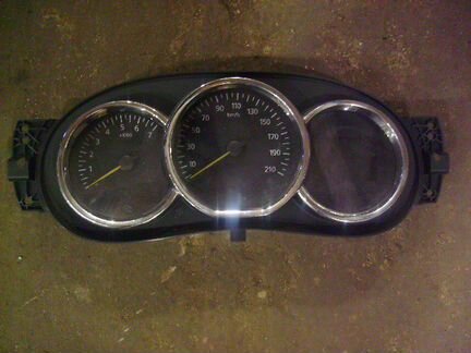 Рено логан сандеро 2 альмера G15 панель приборов