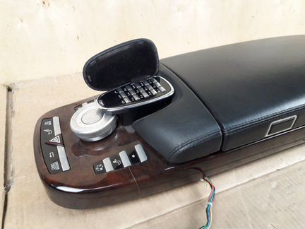 Крышка подлокотника Mercedes S-Class W221