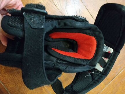 Налокотники CCM RBZ YT 1.20