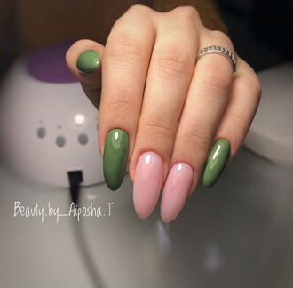 Маникюр и педикюр