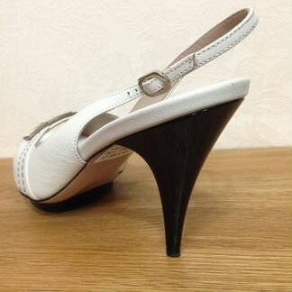 Mario Cerutti р37 38.5 40 новые босоножки 1909