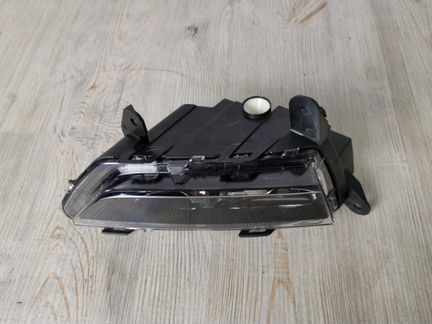 Противотуманная фара передняя правая Porsche