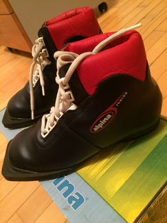 Ботинки лыжные Alpina р35