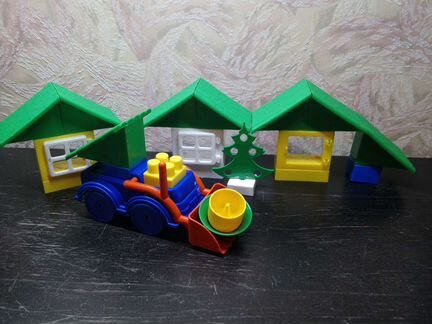 Игрушки разные (машинки, киндеры, мазайка, пазл и