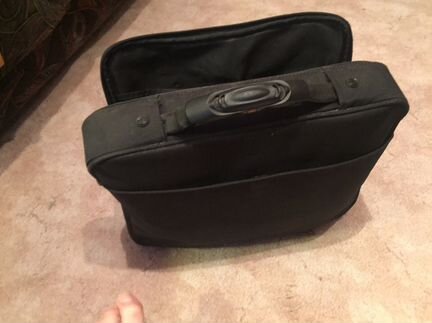 Черная сумка через плечо