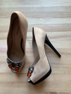 Туфли на высоком каблуке бежевые