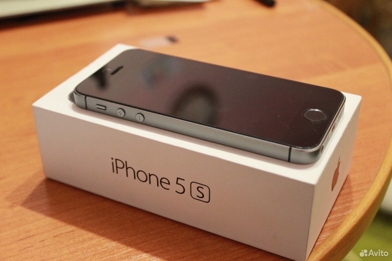 Телефон iPhone 5s 16Gb