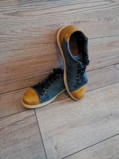 Кроссовки две пары натуральная кожа