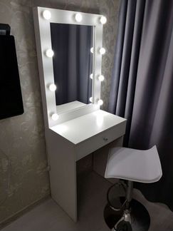 Гримерный стол