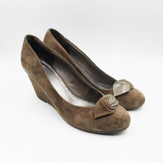 Туфли на танкетке от Bata