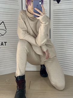 Костюм женский вязаный новое