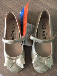 Детские туфли