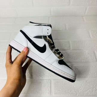 Кроссовки Nike Air Jordan 1