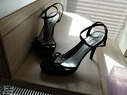 Женские босоножки на каблуке Tamaris (Германия)