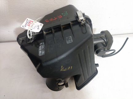 Корпус воздушного фильтра передний Toyota Camry