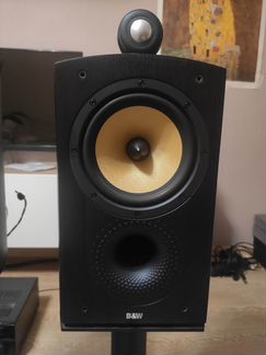 Bowers & Wilkins (B&W) 805 Nautilus со стойками