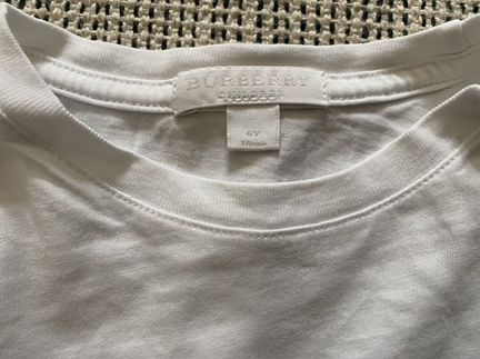 Burberry. Zara