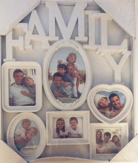 Рамка белая для фотографий Family