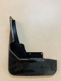 Брызговик левый Mercedes M klass