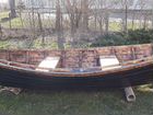 Продаётся деревянная лодка с веслами