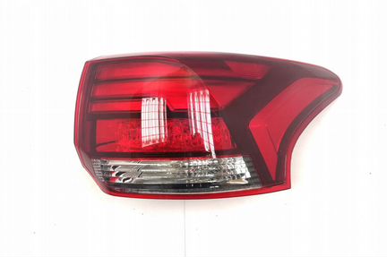 Фонарь задний правый на крыло Mitsubishi Outlander