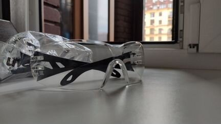 Защитные очки Uvex pheos one