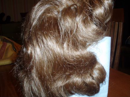 Парик из канеколона