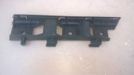 Новый кронштейн переднего бампера VW Пассат В-6