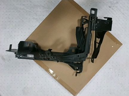 Очко фары BMW F 10 Кронштейн под фару BMW 5 F10