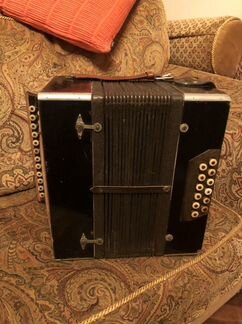 Антикварная гармонь ручной работы