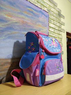 Ранец школьный в отличном состоянии