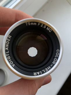 Voigtlander 75 mm f/ 2.5 Color Heliar m39